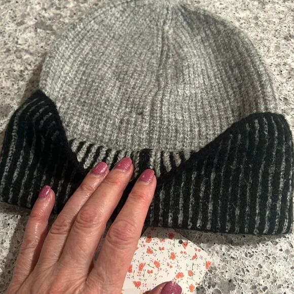 Free People Black and Gray Cap Beanie NWT Unisex - Picture 2 of 7